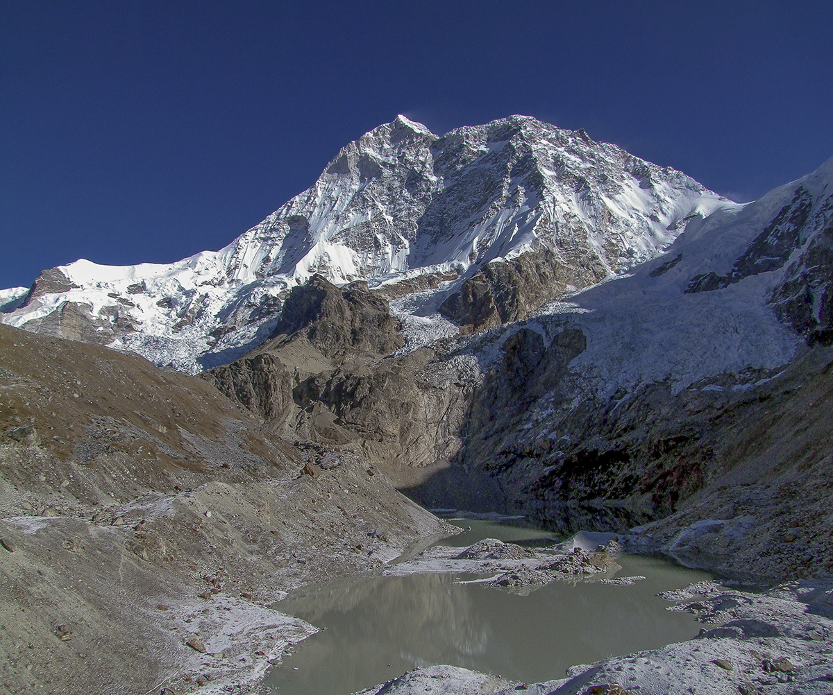 Glacial Lake at Makalu Base Camp Glacial Lake at Makalu Base Camp