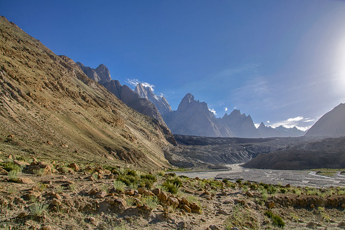 Approaching the Baltoro Glacier beyond Paiju Approaching the Baltoro Glacier beyond Paiju