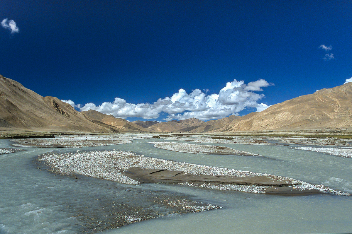 The Dzakka Chhu River The Dzakka Chhu River