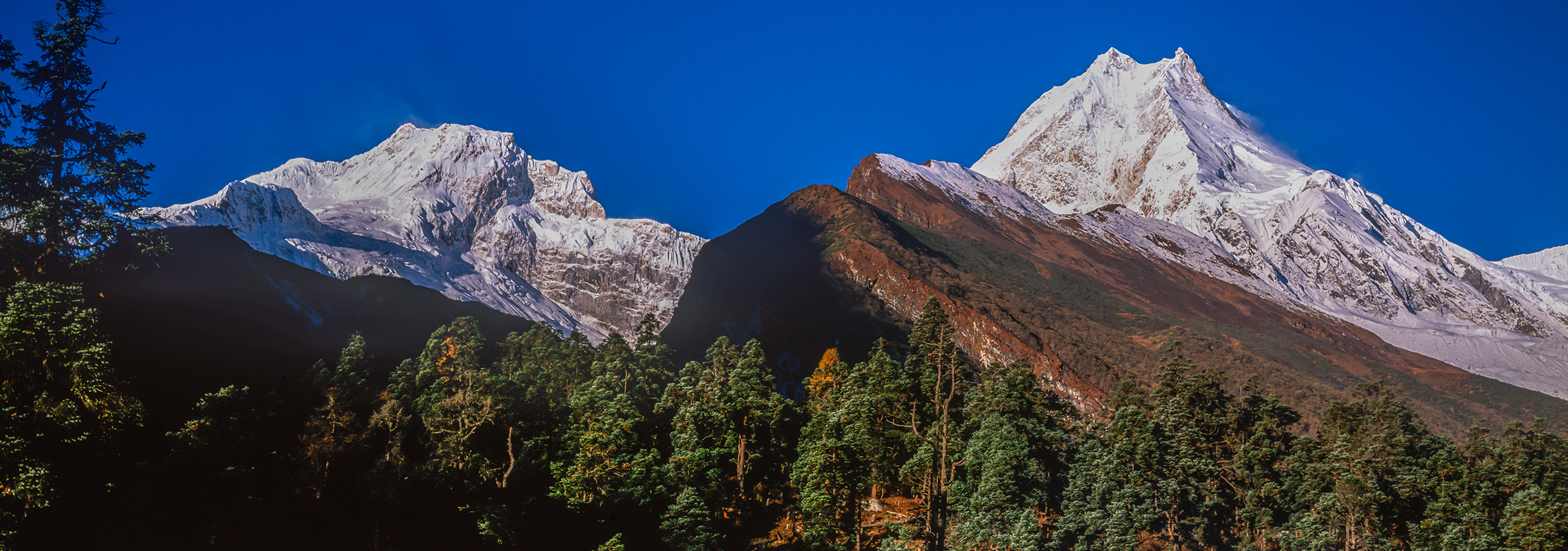 Manaslu and Ngadi Chuli from Shyale Village